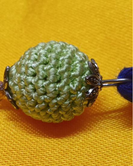 Háčkované dizajnové náušnice "Kráľovská limetka"